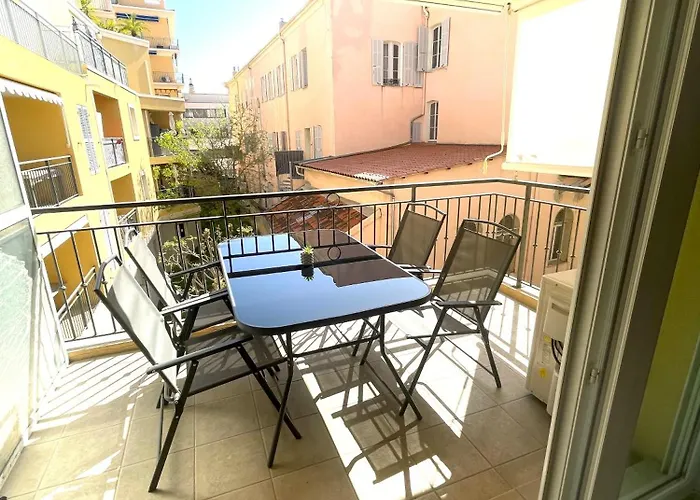 Royal Plazza, Beau T2 Centre Ville, Parking