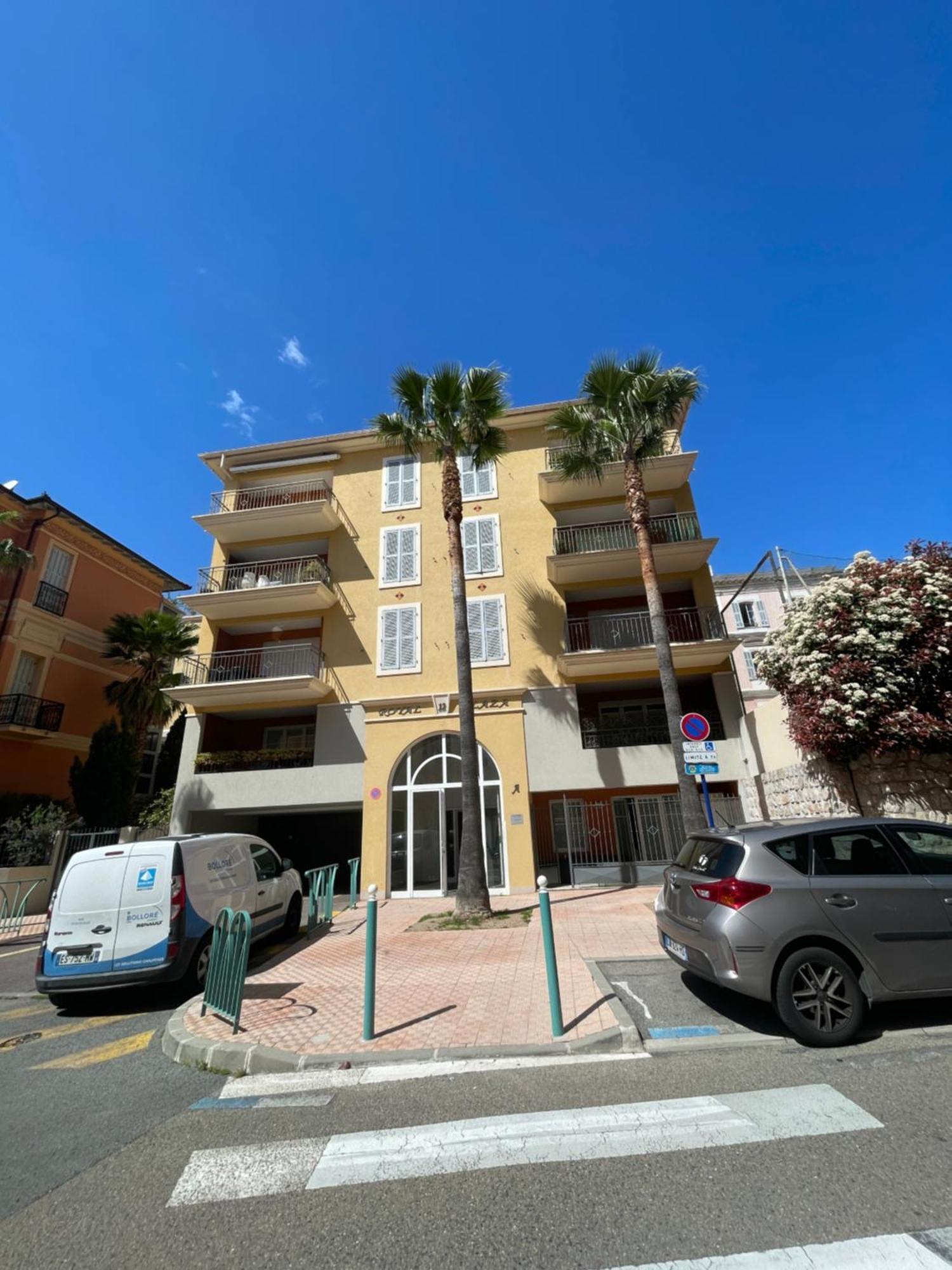 Royal Plazza, Beau T2 Centre Ville, Parking Appartamento Mentone